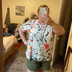 Loft floral sweatshirt short sleeve